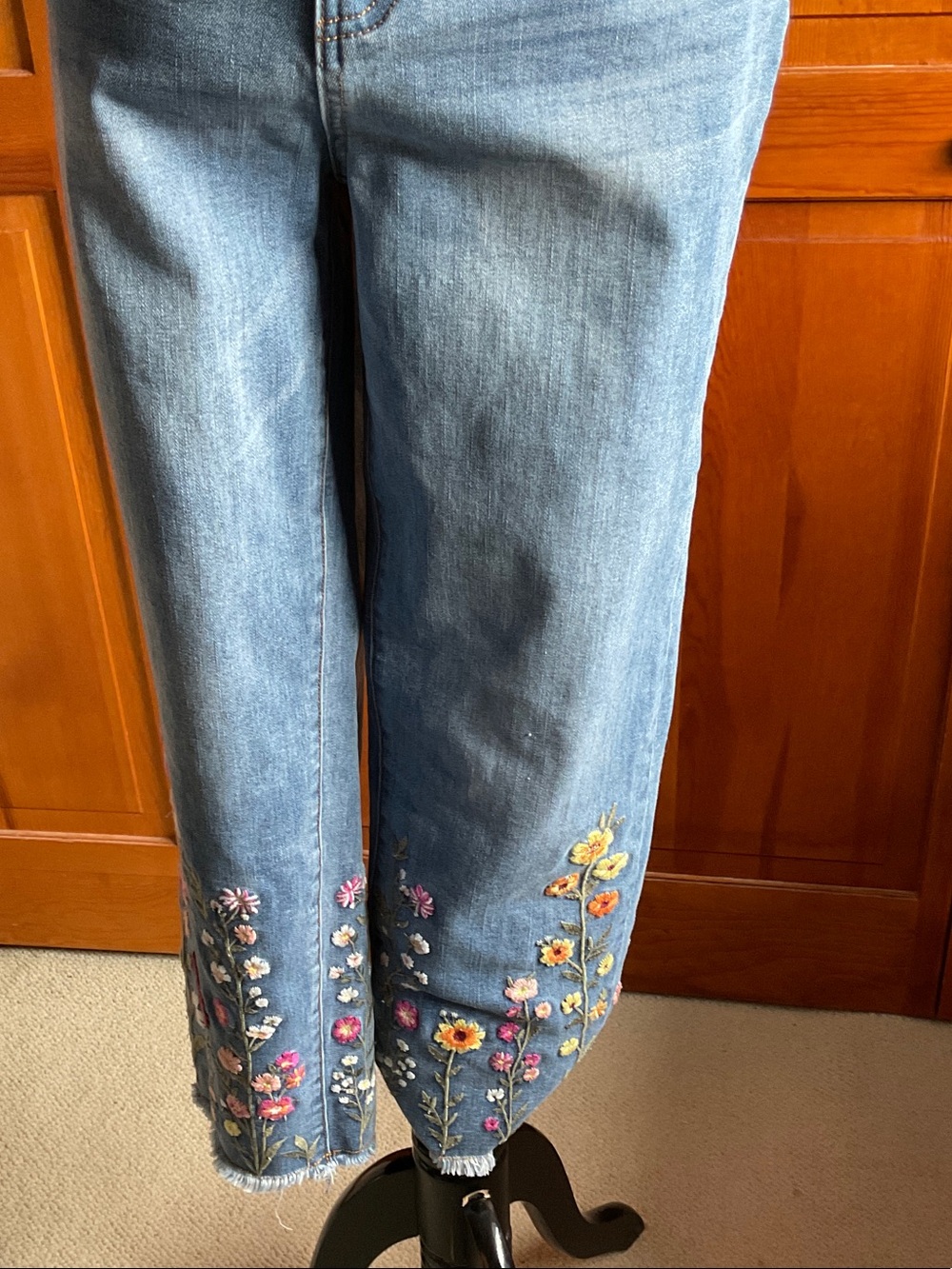 Coldwater Creek Light Blue Embroidered Crop Jeans